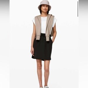 Lululemon On the fly woven skirt black 12